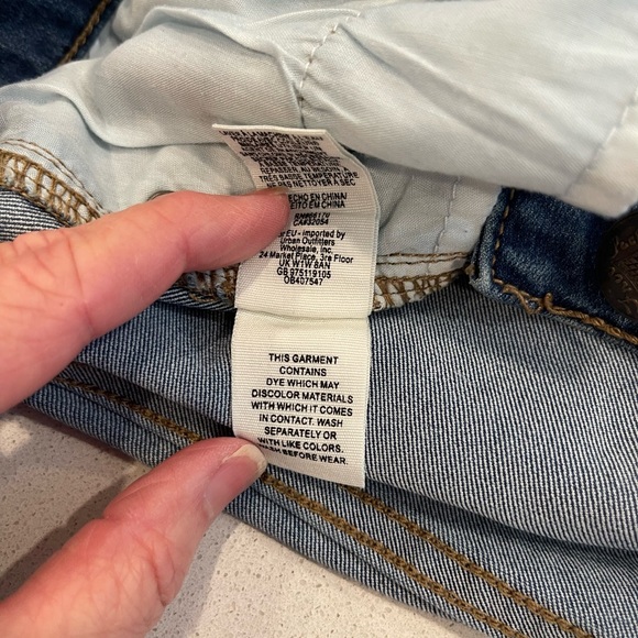 Democracy Woman’s Dark Wash Absolution Technology Jeans size:6 - Picture 5 of 6